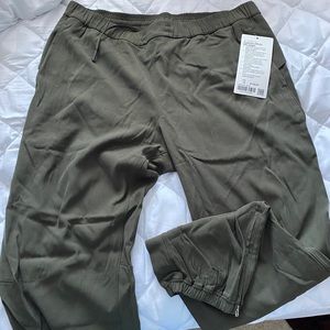 COPY - Brand new lululemon jogger